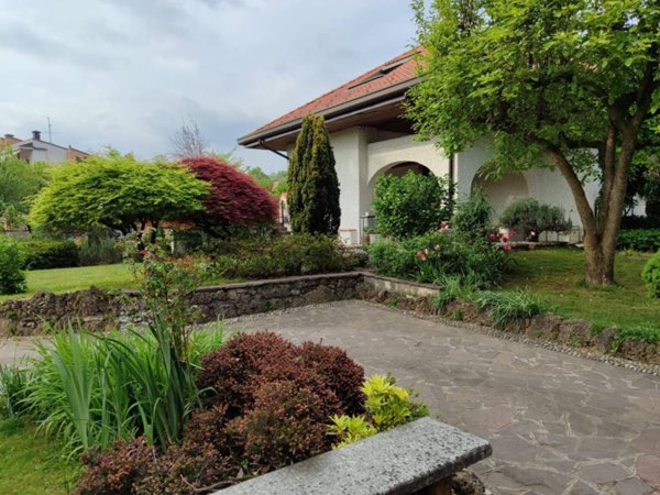 casa indipendente in vendita ad Inverigo