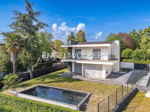 casa indipendente in vendita ad Inverigo