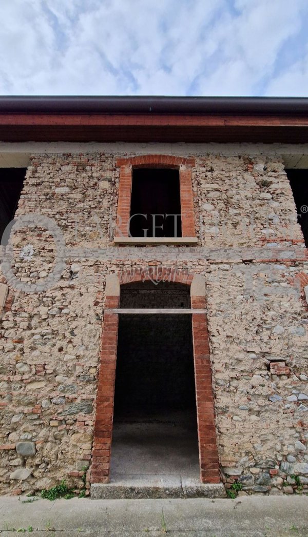 casa indipendente in vendita ad Inverigo
