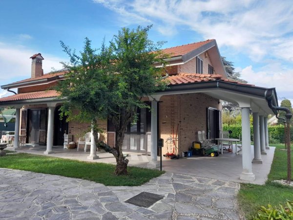 casa indipendente in vendita ad Inverigo