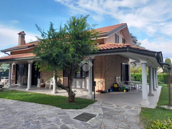 casa indipendente in vendita ad Inverigo