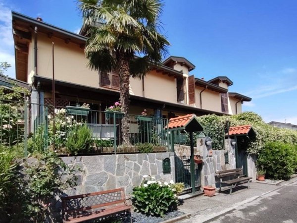 casa indipendente in vendita ad Inverigo