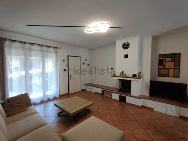 casa indipendente in vendita ad Inverigo