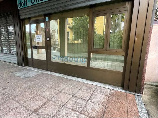 ufficio in vendita ad Inverigo
