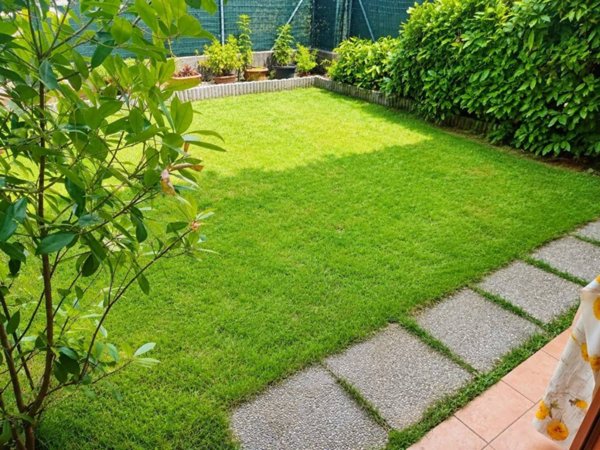 casa indipendente in vendita ad Inverigo in zona Cremnago