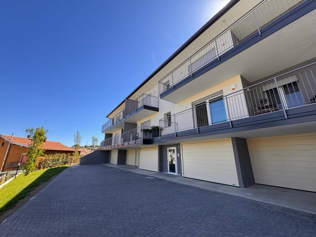 appartamento in vendita ad Inverigo in zona Cremnago