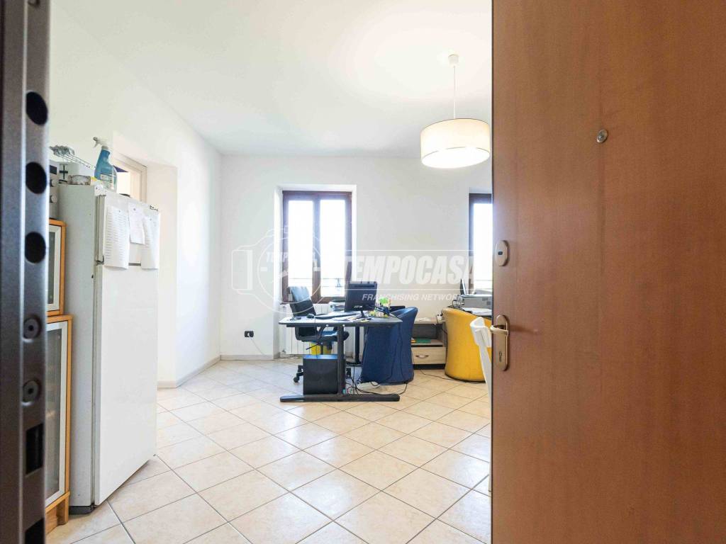 appartamento in vendita ad Inverigo in zona Romanò