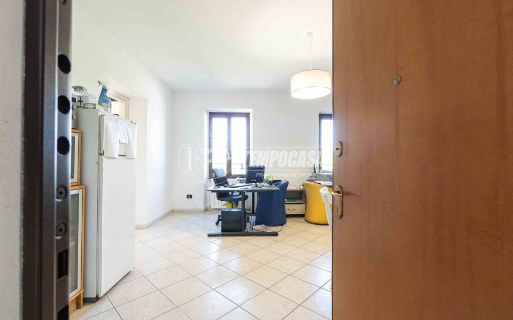 appartamento in vendita ad Inverigo in zona Romanò