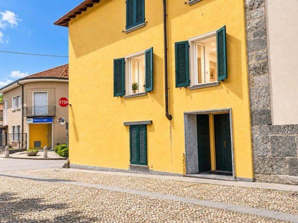 appartamento in vendita ad Inverigo in zona Cremnago