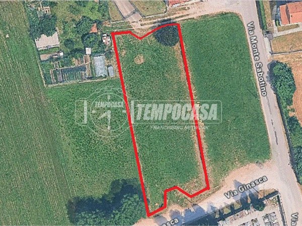 terreno edificabile in vendita ad Inverigo in zona Cremnago
