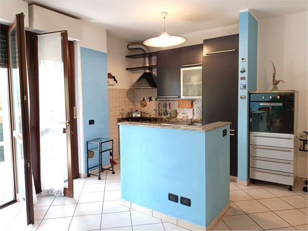 appartamento in vendita ad Inverigo in zona Romanò