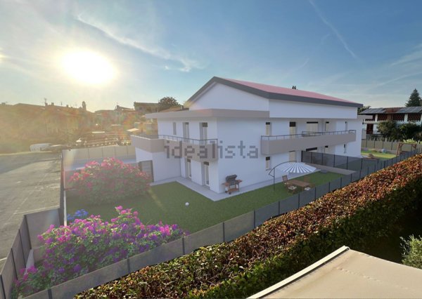 appartamento in vendita ad Inverigo in zona Romanò