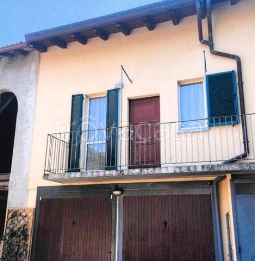 appartamento in vendita ad Inverigo in zona Romanò