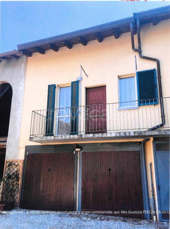 appartamento in vendita ad Inverigo in zona Romanò