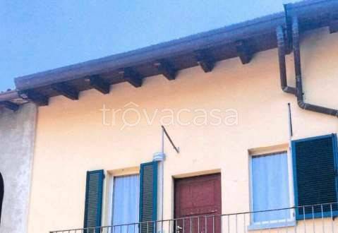 casa indipendente in vendita ad Inverigo in zona Romanò