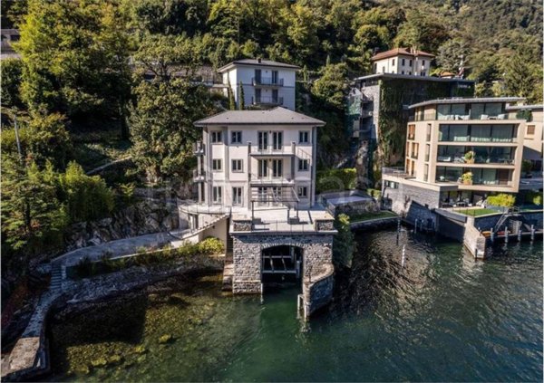 casa indipendente in vendita a Laglio