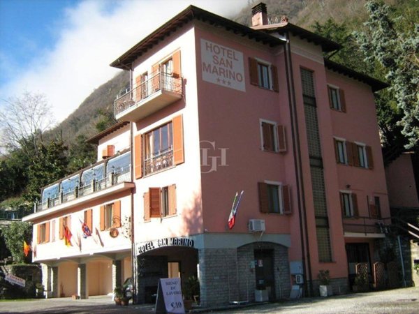 intera palazzina in vendita a Laglio