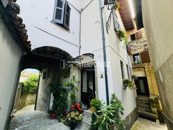 appartamento in vendita a Laglio