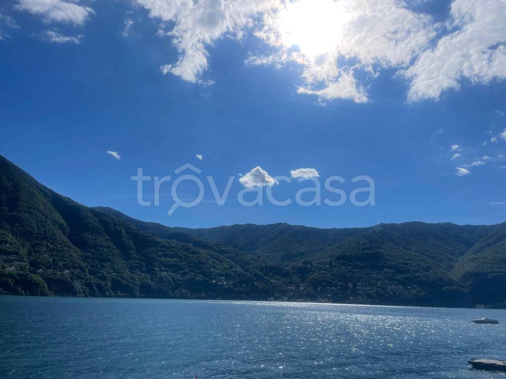 appartamento in vendita a Laglio