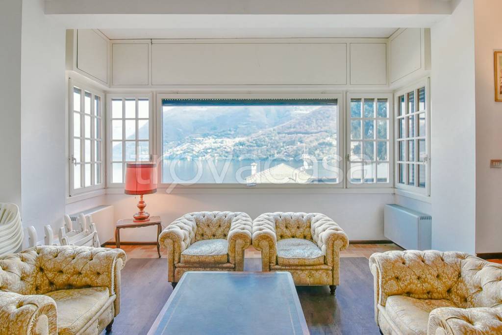 casa indipendente in vendita a Laglio