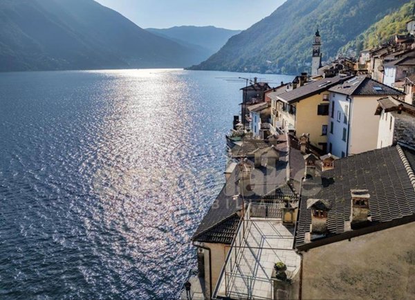 casa indipendente in vendita a Laglio