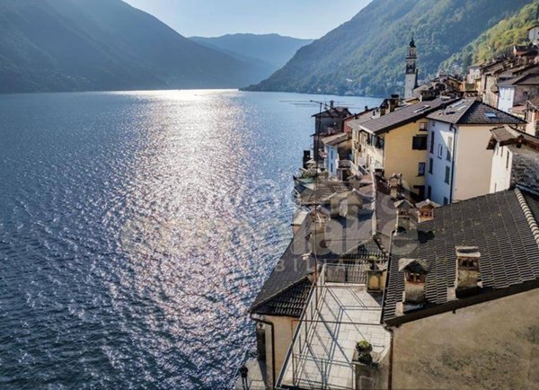 casa indipendente in vendita a Laglio