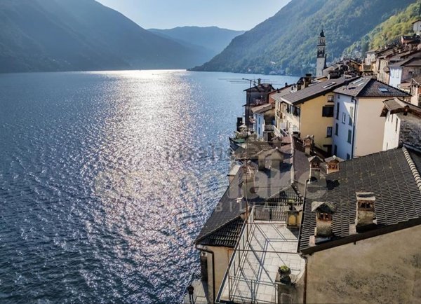casa indipendente in vendita a Laglio