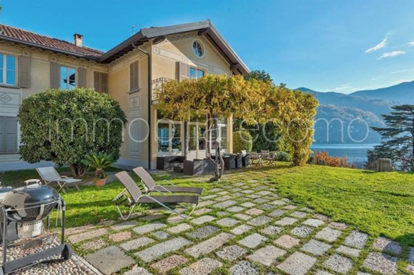 casa indipendente in vendita a Laglio