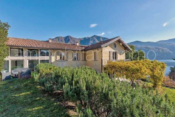 casa indipendente in vendita a Laglio