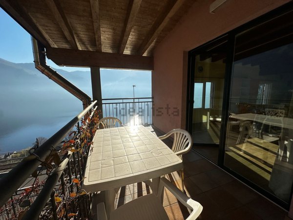 appartamento in vendita a Laglio