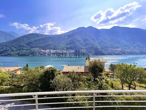casa indipendente in vendita a Laglio