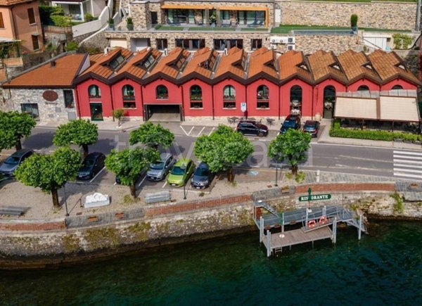 villa in vendita a Laglio