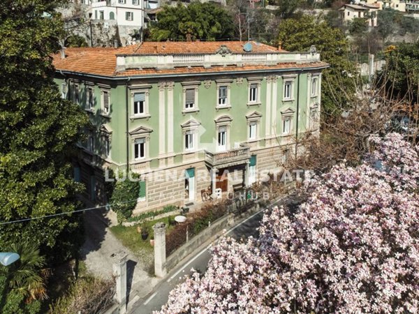 casa indipendente in vendita a Laglio