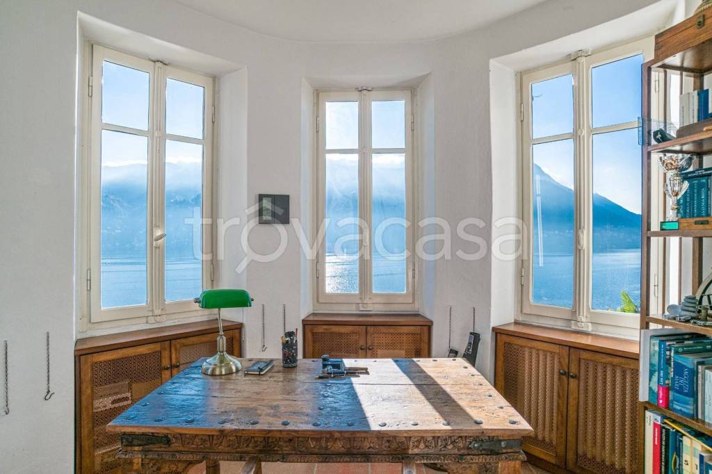 casa indipendente in vendita a Laglio