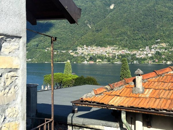 casa indipendente in vendita a Laglio