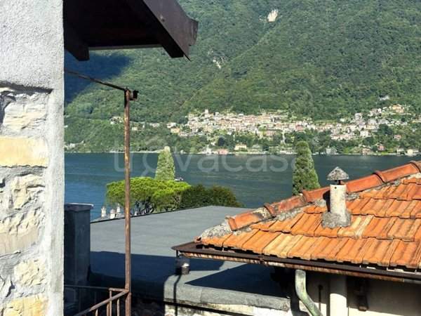 casa indipendente in vendita a Laglio