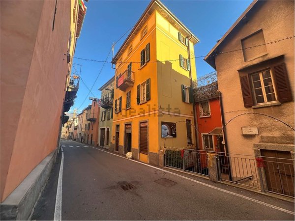 casa indipendente in vendita a Laglio