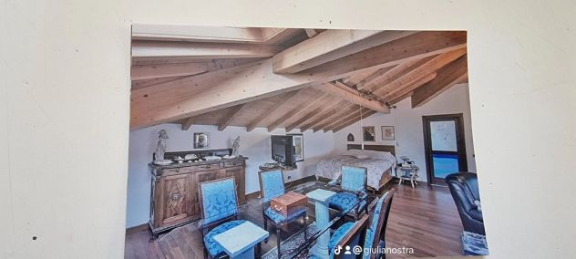 casa indipendente in vendita a Laglio