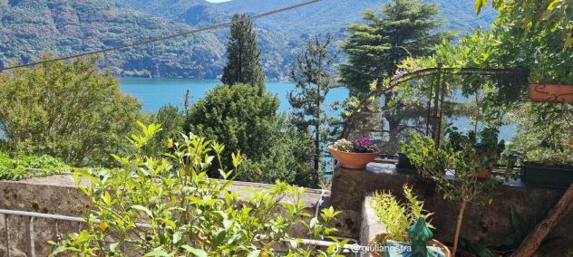 casa indipendente in vendita a Laglio