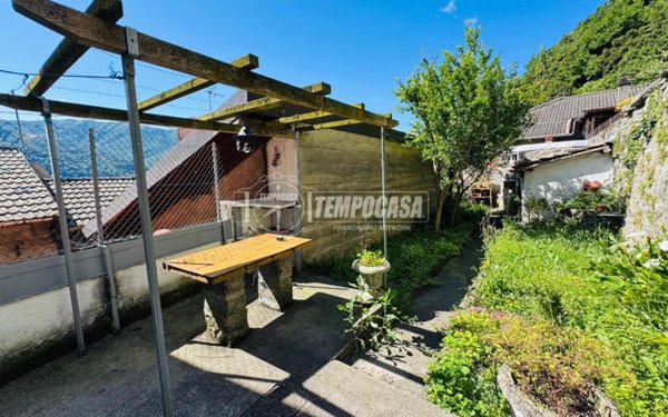 appartamento in vendita a Laglio