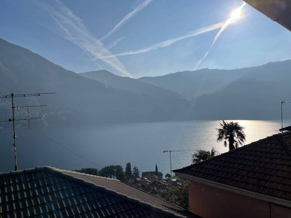 appartamento in vendita a Laglio