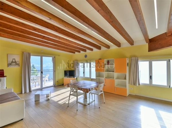appartamento in vendita a Laglio