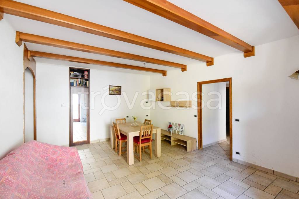 appartamento in vendita a Laglio