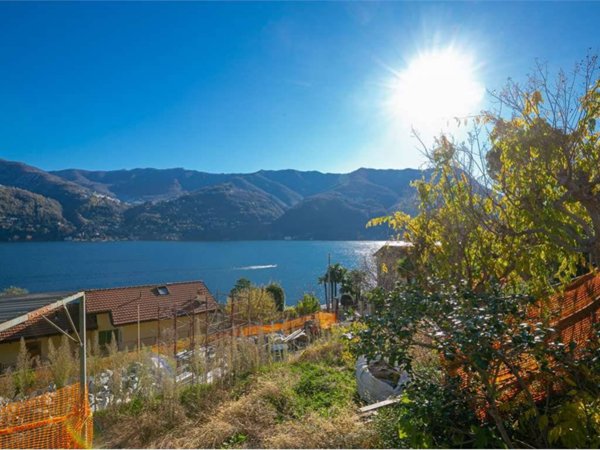 casa indipendente in vendita a Laglio