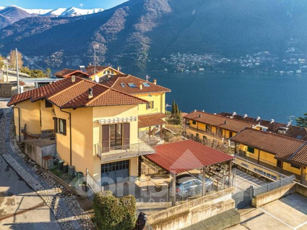casa indipendente in vendita a Laglio