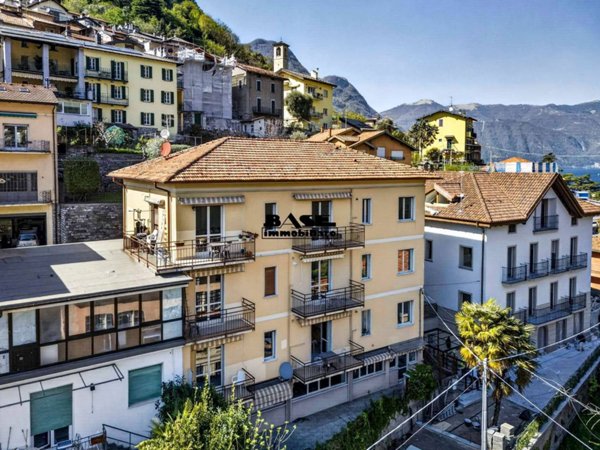 casa indipendente in vendita a Laglio