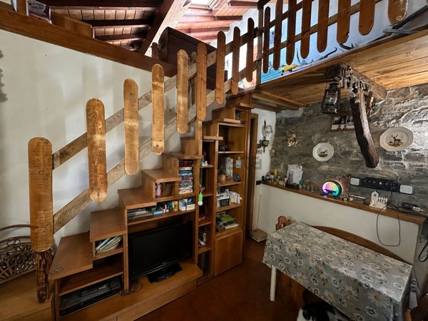 casa indipendente in vendita a Laglio