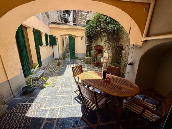 appartamento in vendita a Laglio