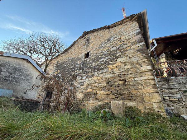 casa indipendente in vendita a Laglio