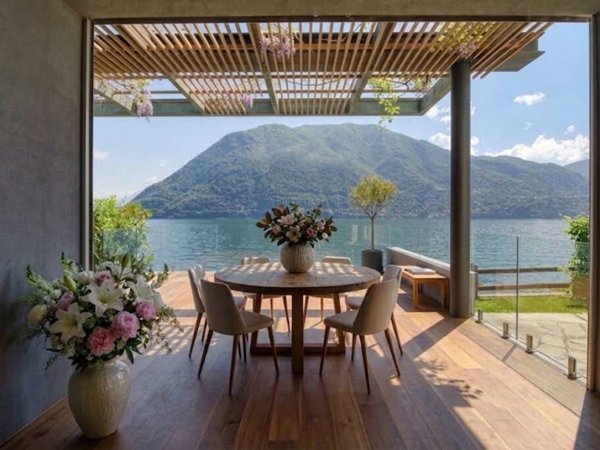 casa indipendente in vendita a Laglio